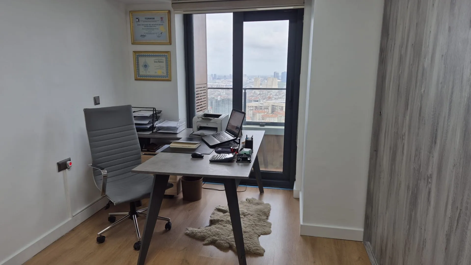 Office image 2