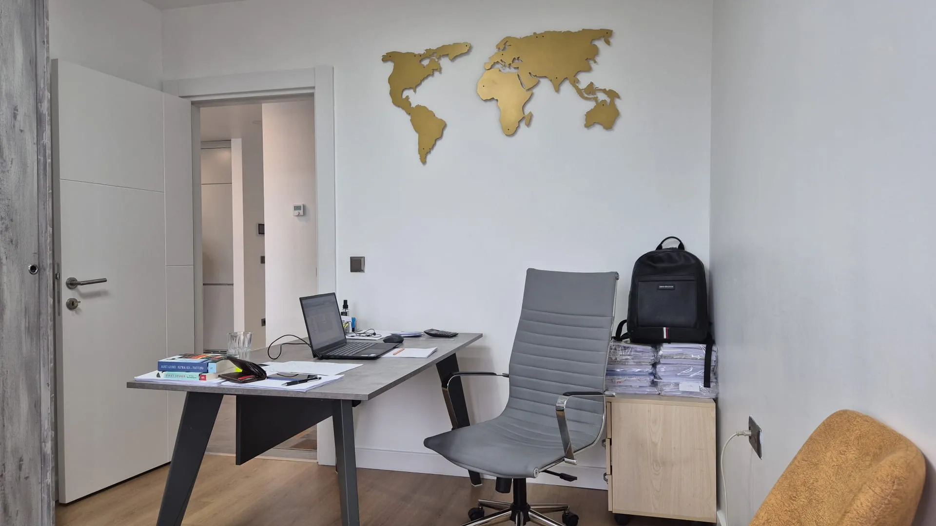 Office image 4